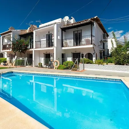 Pueblo Andaluz Нерха